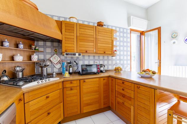 VILLA di 12 vani e di 250 mq (VIAREGGIO) rif. 672 - Foto 14