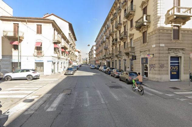 VIA FREYUS TRILOCALE FINEMENTE ARREDATO PRESSI TRIBUNALE