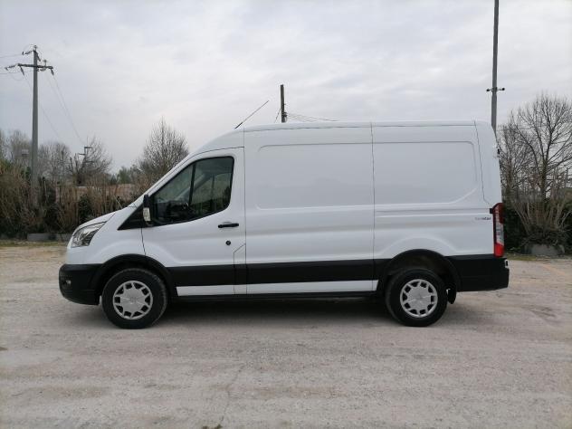 Ford Transit 330 2.0 tdci MHEV 130cv trend L2H2 E6.2 - Foto 3