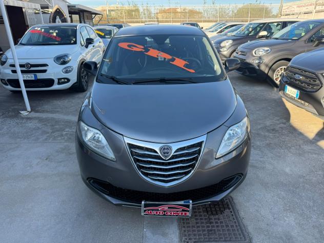 Lancia Ypsilon 1.2 69 CV 5 porte GPL Ecochic Gold - Foto 2
