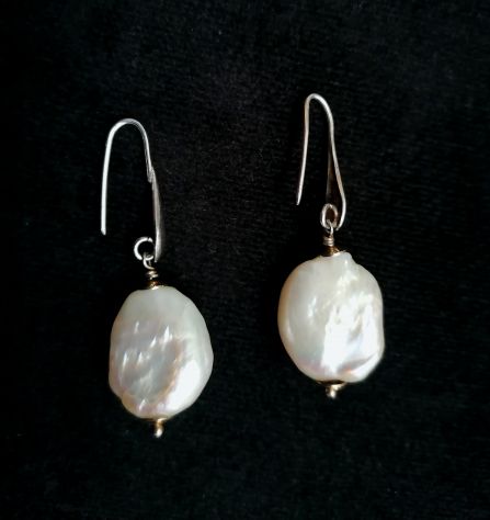 BELLISSIMI ORECCHINI PENDENTI CON GRANDE PERLA SCARAMAZZA E ARGENTO. - Foto 9