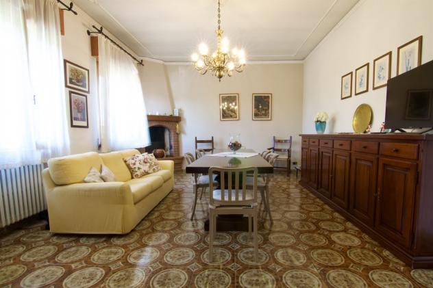 RONCO ALL'ADIGE – CASA INDIPENDENTE DI 320 MQ DIVISIBILE IN 2 ABITAZIONI CON 600 MQ DI GIARDINO