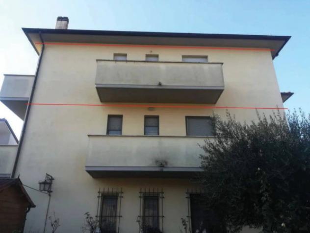 Immobile in asta di 133 m² con più di 5 locali e box auto in vendita a Trevi - Foto 2