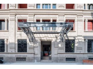 Appartamento di 64 m² con 2 locali e box auto in affitto a Milano