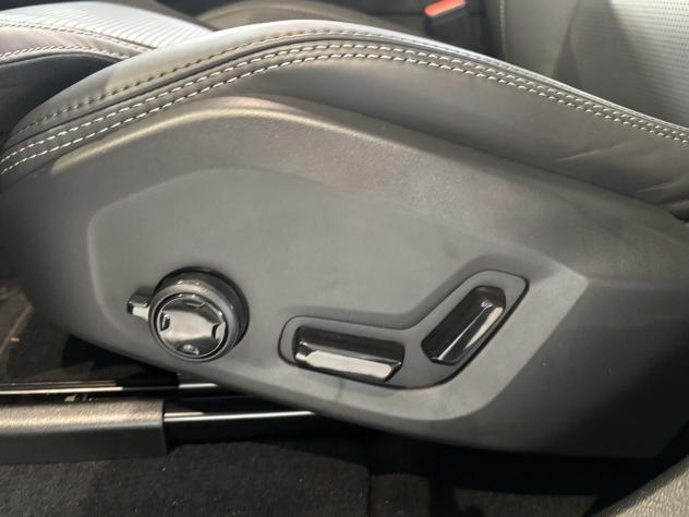 Volvo XC60 XC60 T6 Plug-in hybrid AWD automatico Plus Dark - Foto 9