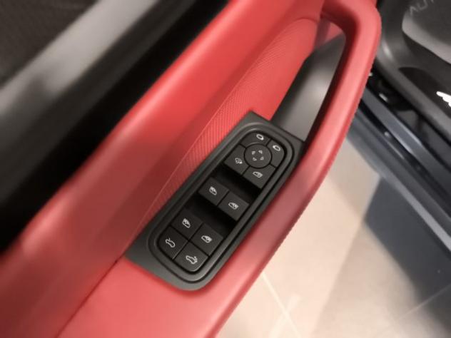 PORSCHE Macan Turbo #SystemBOSE #FullElettric 470 kW (639 CV) rif. 24101657 - Foto 7