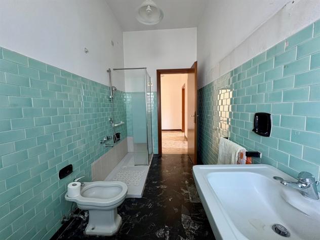 CONCOREZZO – APPARTAMENTO AMPIA METRATURA CON TRIPLA ESPOSIZIONE E GRANDI POTENZIALITÀ - Foto 19