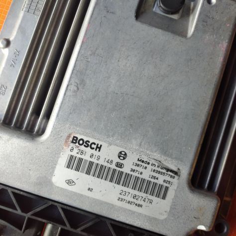 centralina motore Renault Clio IV DCI 1.5 BOSCH 0281019148 / 237102747R CENTRAL - Foto 3