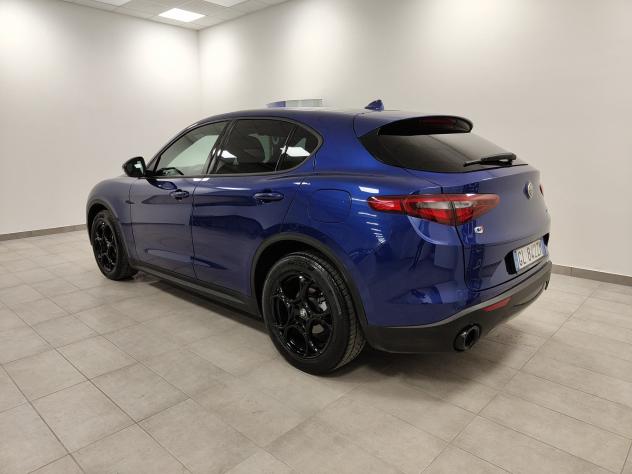 Alfa Romeo Stelvio 2.2 Turbodiesel AT8 Q4 Bi-Xeno Navi BLIS DAB 19” - Foto 9