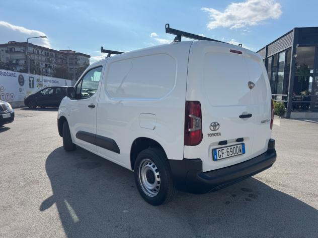 Toyota Proace City 1.5D 100 CV Active - Foto 9
