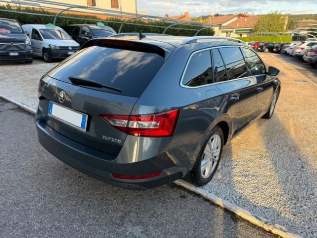 SKODA Superb 2.0 TDI 150 CV SCR DSG Wagon Executive rif. 24213455 - Foto 3