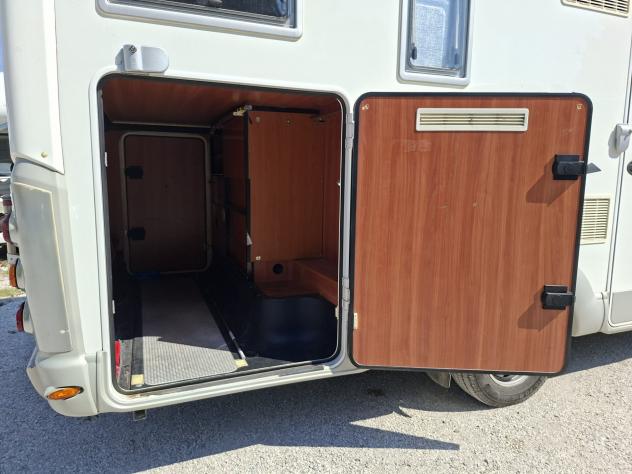 CAMPER LAIKA DUCATO SEMINTEGRALE GARAGE SEMIDINETTE CLIMATIZZATORE FOTOVOLTAICO CAMPEGGIO USATI GENERALI 1705 - Foto 8