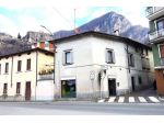 NEGOZIO CON DUE VETRINE FRONTE STRADA A VERCURAGO Centro