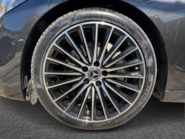 Mercedes-Benz Classe C Classe C-S206 SW 2021 - C SW 220 d mhev AMG Line Advanced Plus 4matic 200cv auto - Foto 6
