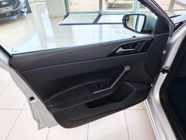Volkswagen Polo 1.0 TSI 95cv Life 2023 - Foto 6
