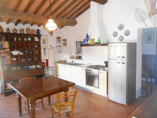 Appartamento in affitto a Montecalvoli Alto - Santa Maria a Monte 300 mq Rif: 856773