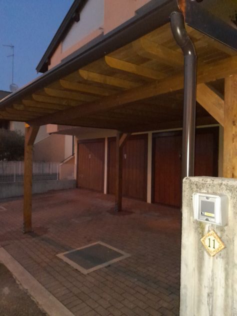 Tettoie in legno lamellare di abete - Foto 3