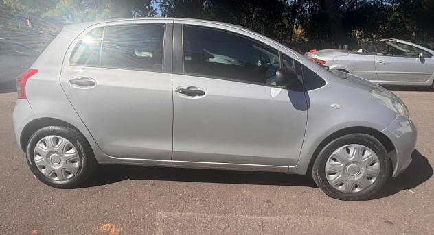 Toyota Yaris 1.0 5 porte - Foto 2