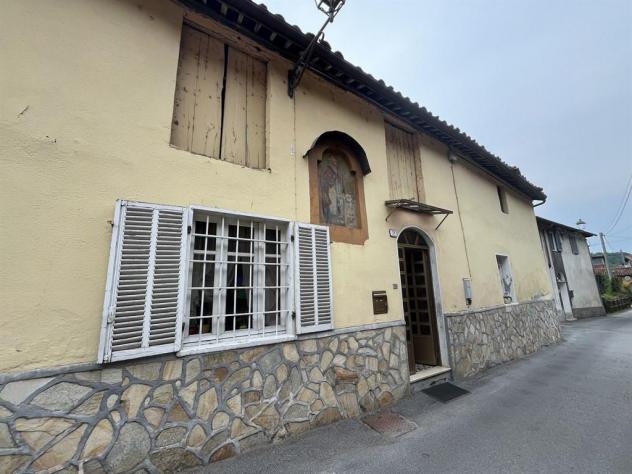 Torre Mondovì (CN), casa semindipendente con piccolo giardino