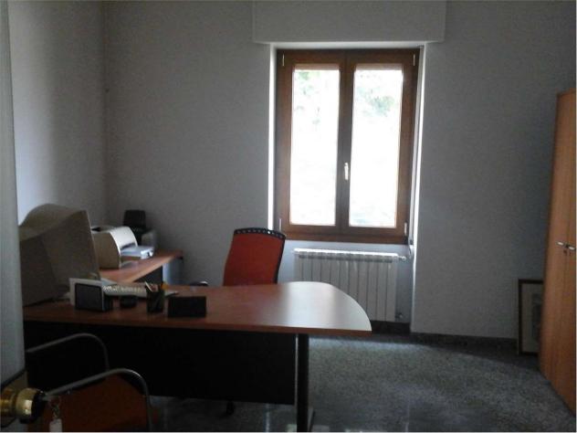V000037 - AMPIO UFFICIO CON AREA ESTERNA - Foto 8