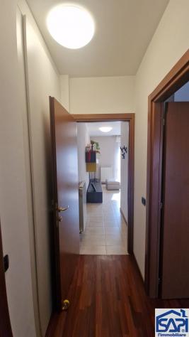 Bilocale con terrazzo e box - Foto 11