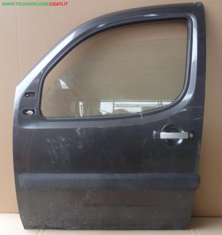 PORTA ANT.S.(con cerniere) GRIGIO SCURO MET C/ALZ 999-U63968 Carrozzeria  Lamierati esterni  Porte  Porta ant. sx. FIAT - DOBLO - 01-01-2001 - 01-10-2