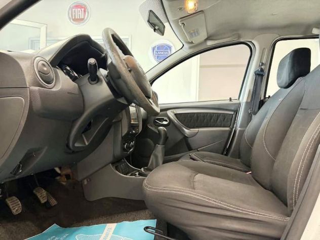 Dacia Duster 1.6 105 CV Laureate GPL - Foto 6