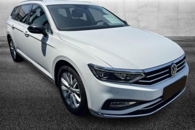 VOLKSWAGEN Passat Variant 2.0 TDI SCR EVO DSG Executive rif. 24048824