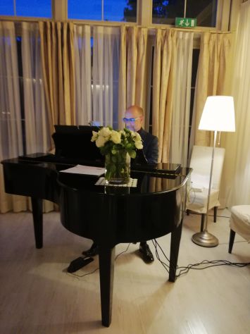 Organista/pianista per funerali, matrimoni, eventi, concerti