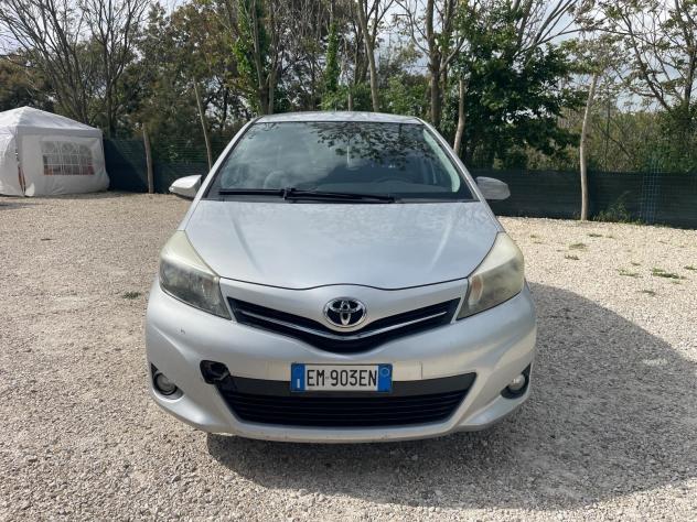 Toyota Yaris 1.4 D-4D 5 porte Lounge - Foto 3