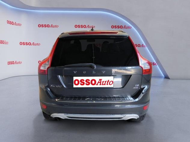 Volvo XC60 2.4 D5 185 HP MOMENTUM 4WD AT PER COMMERCIANTI - Foto 6