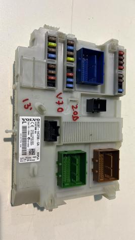 CENTRALINA PORTA FUSIBILI VOLVO V70 3° Serie BG9T-14C256-GA diesel 2.0 (0716)