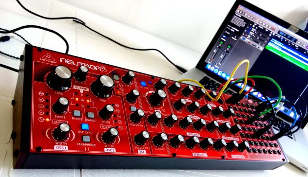 Behringer Neutron analog synth semi modulare - Foto 4
