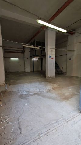 Box 100mq tetti alti carrabile via d'amelio