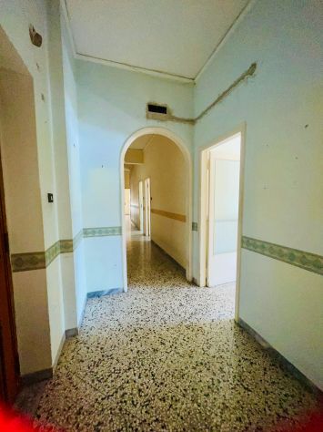 TORRIONE AMPIO 4 VANI LUMINOSO CON TERRAZZO - Foto 6