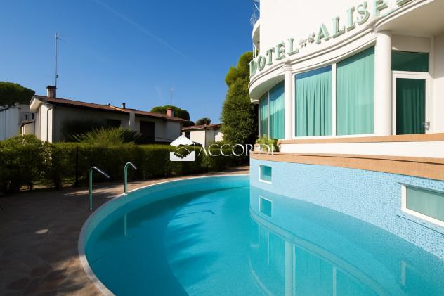 RIFERIMENTO FC105 - HOTEL 3s CON PISCINA IMMERSO NELLA PINETA - Foto 6