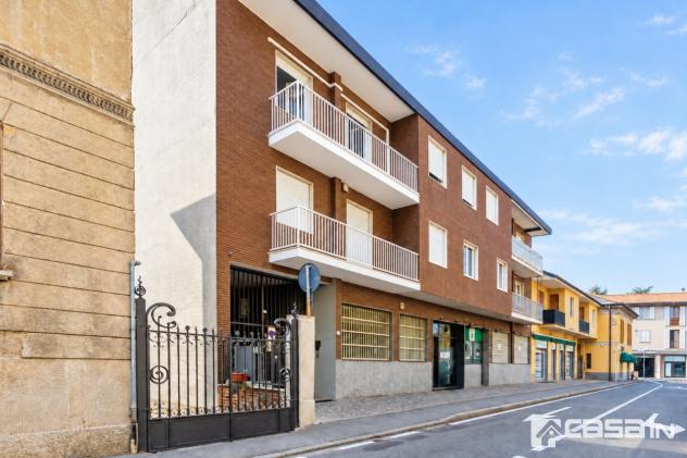 AMPIO E LUMINOSO UFFICIO COMPLETAMENTE RISTRUTTURATO.
Centro paese, in via di forte passaggio , proponiamo in vendita esclusiva ampio e luminoso uffic - Foto 2