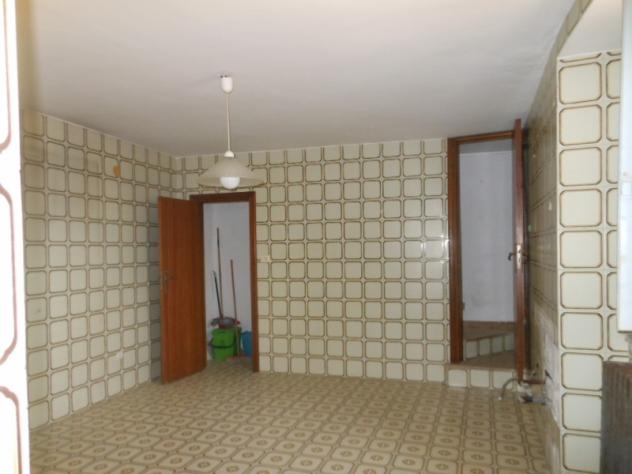 1808/TEANO Appartamento al secondo piano di mq 130 in antico palazzo al centro di Teano - Foto 5