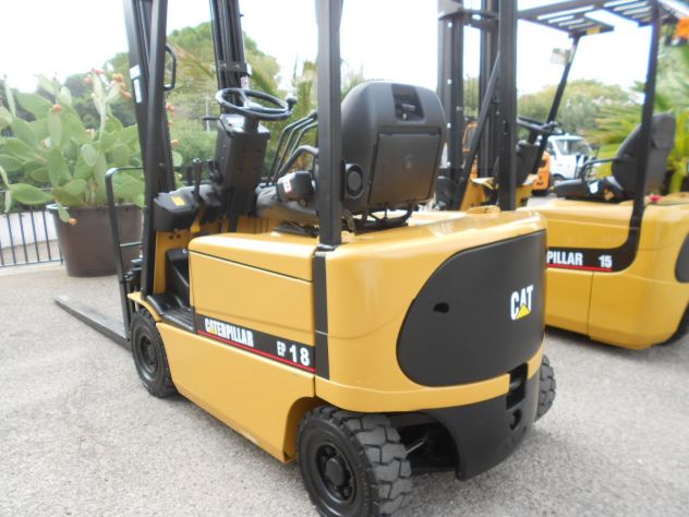 CARRELLO SOLLEVATORE - Foto 3