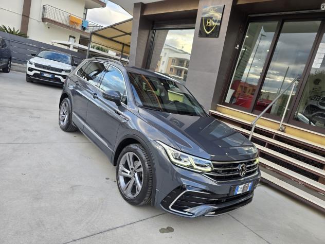 Volkswagen Tiguan 2.0 tdi R-Line 150cv dsg