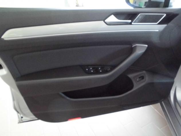 Volkswagen Passat Variant 2.0 TDI SCR EVO Business - Foto 7