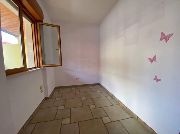 AMPIA SOLUZIONE AL PRIMO PIANO CON MANSARDA TERRAZZO E BOX - Foto 5
