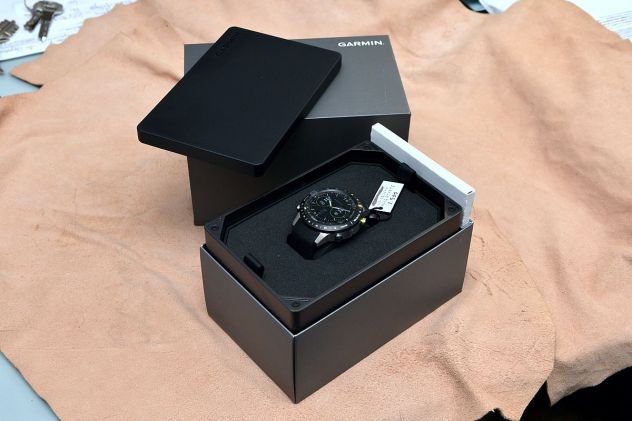 Garmin MARQ Athlete Titanio (mai indossato ancora con etichetta)