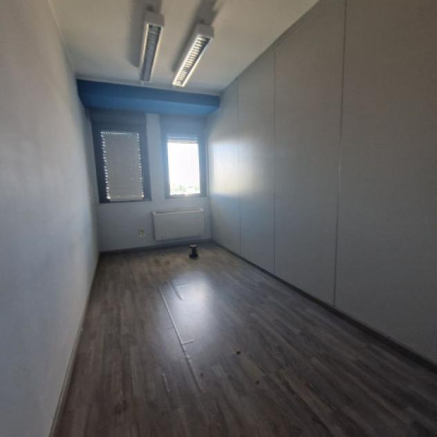 Immobile di 240 m² con più di 5 locali in affitto a Rho - Foto 8