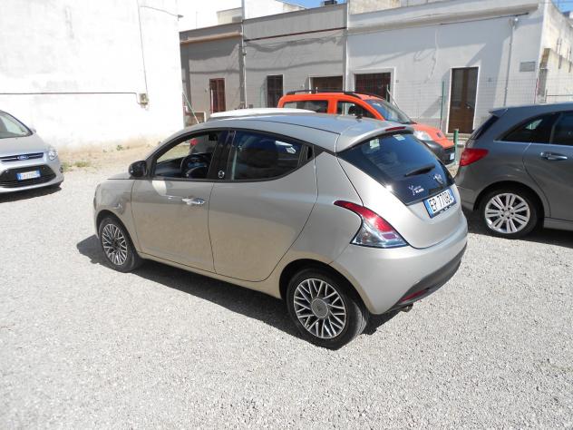 Lancia Ypsilon 1.2 69 CV 5 porte GPL Ecochic Gold - Foto 3