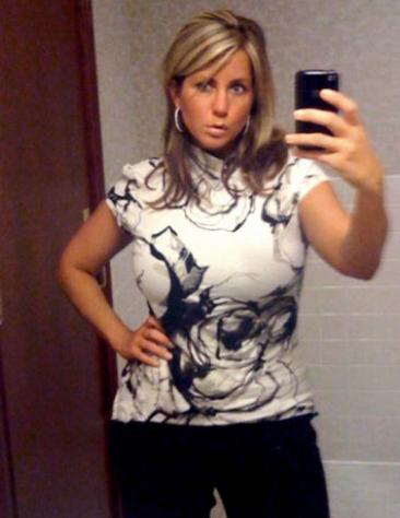 Raffa_verdi: alta 164cm, 58kg, cerco uomo vicino Tel: