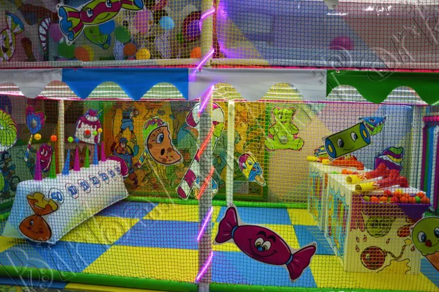 Vulcanelli con palline sospese nell'aria per bambini per ludoteche e sale giochi - Foto 4