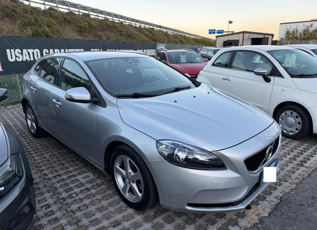 Volvo V40 D2 Momentum 2.0 120CV -2017 - Foto 9