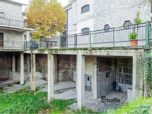 Palazzo / Stabile di 750 m² con più di 5 locali in vendita a Olginate - Foto 7