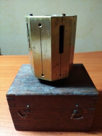 Due squadri agrimensori d'epoca e livella a bolla d'epoca - Foto 2